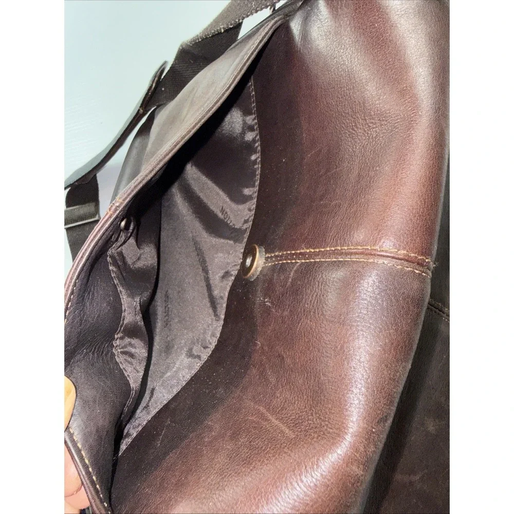 Kenneth Cole Reaction Brown Leather crossbody messenger‎ bag 11x11